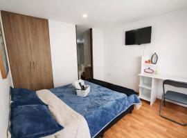 Apartaestudio con parqueadero cerca UPTC y Clínica Los Andes, hotel sa Tunja