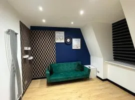 1 Bedroom Flat Close To City Center-Sinclair Road