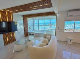 ibiza By the Sea סוויטת יוקרה איביזה על הים, Hotel in Haifa