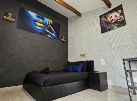 Maisonnette Grande Hauteur Proche Paris & Stade De France, hotell i Drancy