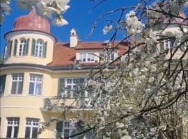 Gutshaus Herrmannsdorf, hotel din Glonn