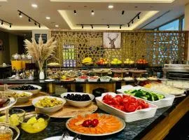 Garnet Mir Airport Hotel