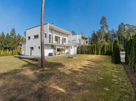 Pärnu Bay Stay near Lottemaa & Golf, hotel i Reiu