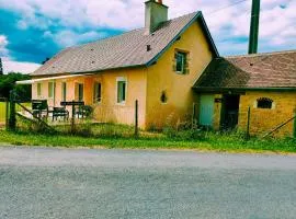 Maison chaleureuse avec cheminée