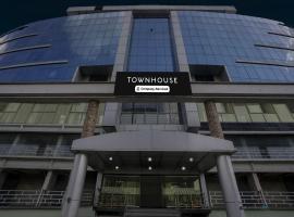 Super Townhouse Bharuch Near Railway Station Formerly Hotel Kohinoor: Bharuch şehrinde bir otel