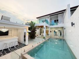 Koh Chang Luxury Pool Villas Premium, hotel u gradu Ban Map Khangkhao