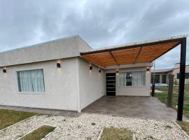 Laescondida ezeiza canning – hotel w mieście Máximo Paz