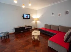 Casa amplia para 7 con garaje, parrilla y espacio de trabajo en zona residencial de Mendoza