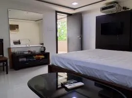 Downtown Stay - Rooms & Serviced Apartments