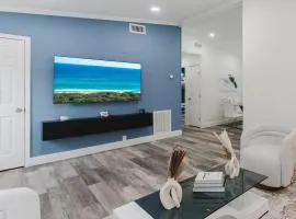 Three-Bedroom Villa with Private Jacuzzi and Game Room - Near Atlantic Ave
