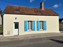 Charmante Maison de village, hotel en Saint-Valérien