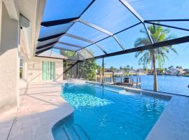 VRCC Villa Alba - waterfront villa with boat dock, hotell sihtkohas Cape Coral