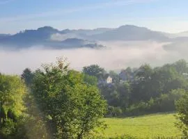 Green Idylle -Pyramid View