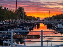 Harbour Hub Hotel, hotel in Harlingen