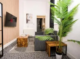Prime Salford 1BR • Free Parking • City Access