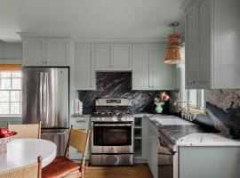 Beautiful Cottage Historic Home, hotel en Nantucket