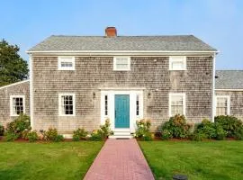 Luxurious Nantucket Getaway Heated Pool