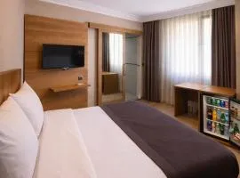 Prens Hotel-Aksaray Tram Station & Yenikapi Metro Station Just Five Min By Walking