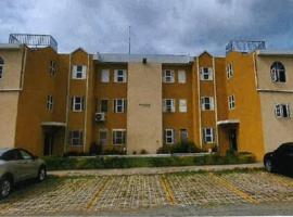 Leemclean gated vacation home, Hotel in Spanish Town