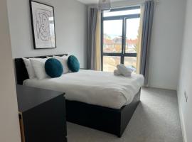 Belmont Corner Modern 2BR 2BA Flat w Parking Fast WiFi Sleeps 6, hotel a Stanmore