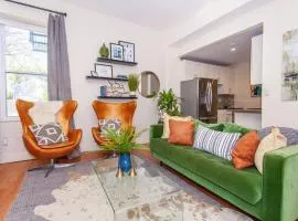 Cozy Duplex Near T