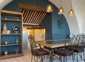 "Les Senteurs du Soleil"- Centre historique- Garage 2 roues- Parking gratuit-Clim