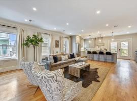 Spacious New Renovation Near T, Hotel in Boston