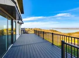 Views of Lewis and Clark Lake - Modern Apt with Deck