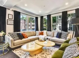 Luxe Boston Condo Near T