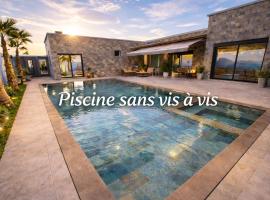 Villa Berkane Piscine Privée, Jacuzzi & Villa Entière Sans Vis-à-Vis: Berkane şehrinde bir otel