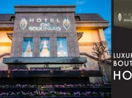 Hotel on Boulevard