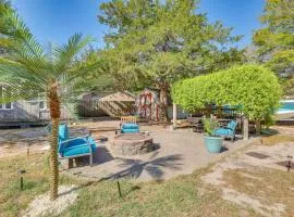 Fenced Yard! Family Getaway 6 Mi to Carolina Beach