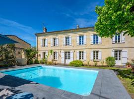 Au puits ancien Maison en pierre avec piscine proche Bordeaux, Hotel in Grézillac