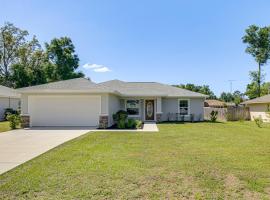 Central Florida Retreat near The Villages & Golf!, Hotel in Summerfield