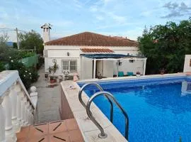 Preciosa y tranquila villa en Valencia con piscina privada