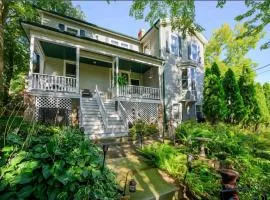 Avery House Bed & Breakfast