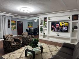 Raqsea Guest House, hotelli kohteessa Monrovia
