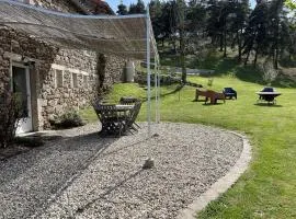 Ancienne ferme rénovée avec jardin privé, poêle à bois et terrasse - FR-1-582-44