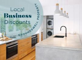 Raglan West Cottage, Surf Side Escape, hotelli kohteessa Raglan