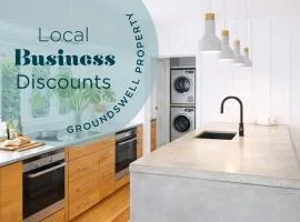 Raglan West Cottage, Surf Side Escape