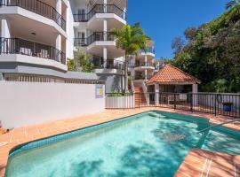 Seaside apartment minutes from Sunshine Beach, hotel en Sunshine Beach