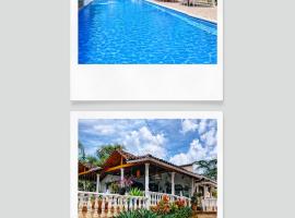 La Cabaña Eco Hotel, hotel en Suaita