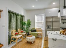 Designer Boho Guesthouse Private & Near NYC, hotel a Jersey City