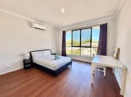 310A Maple House - Ensuite Room in Coopers Plains