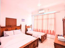 Mama Nusantara Hotel, khách sạn ở Jertih