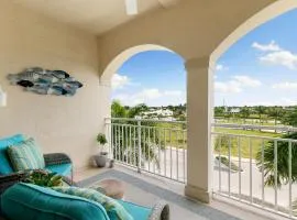 Spacious Condo - 2 King Suites - Close to Beaches