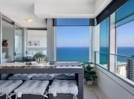 Luxury 3 Bedroom Apartment with Ocean Views - Coast HM