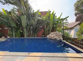 Villa Ravenala - tropical haven with pool, Hotel in Ko Samui