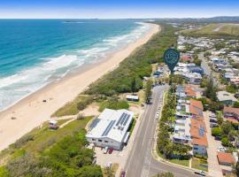 Salad Days -Beachfront & Pet Friendly, hotel u gradu Marcoola