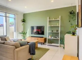 Koala in Brighton 3BR with Sauna, Walk to Jetty, Train and close to Glenelg and CBD
